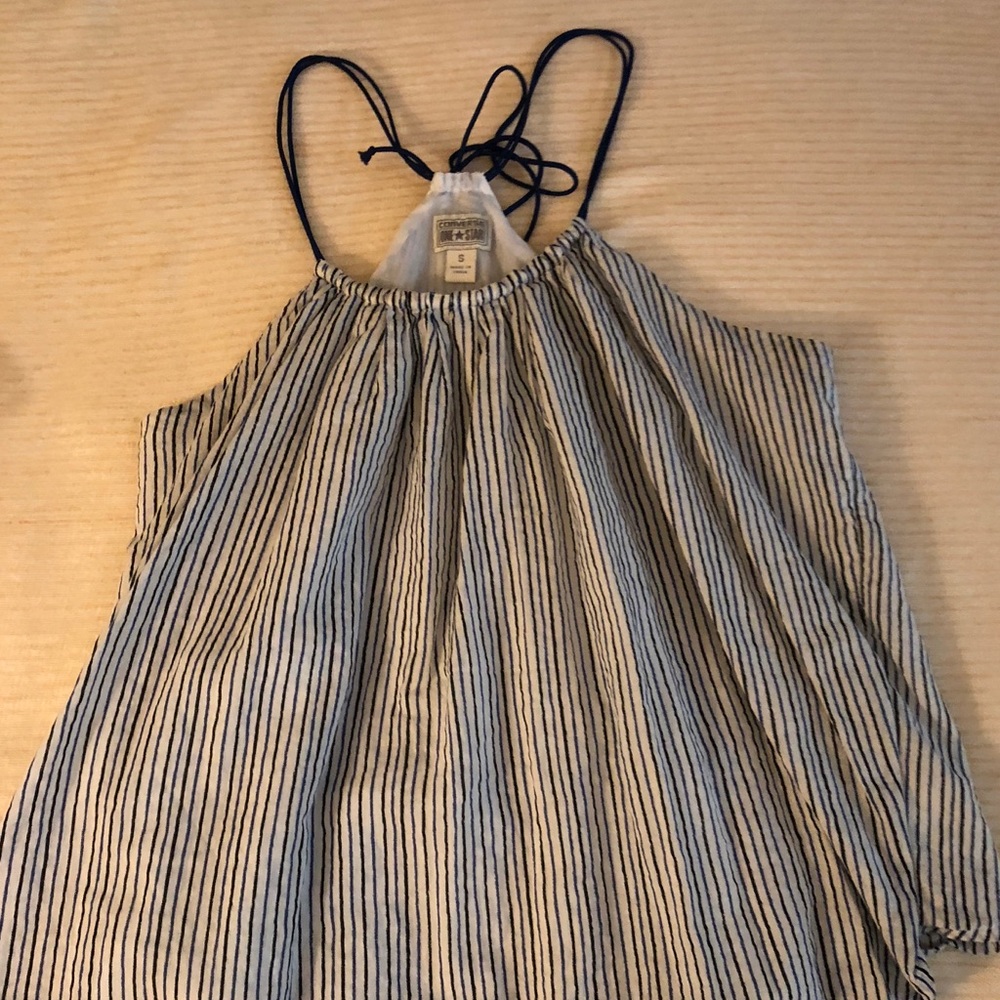 Flowy stripped tank